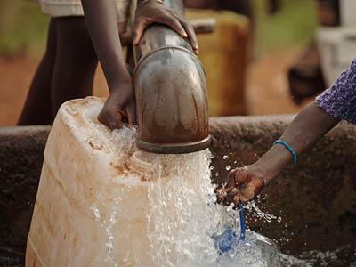Water projects, Mozambique © John Hogg / World Bank