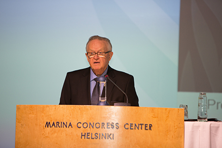 President Martti Ahtisaari delivering Annual Lecture 17, in 2013